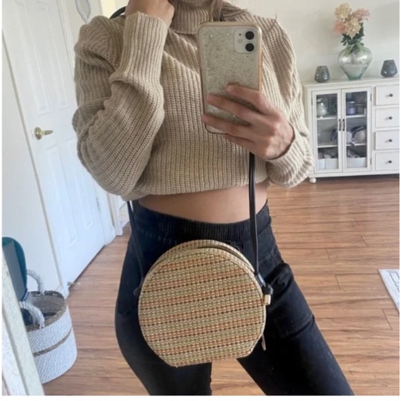 🪞 NEW Zara round woven clamshell zip up mini crossbody handbag in multi color - Picture 2 of 2